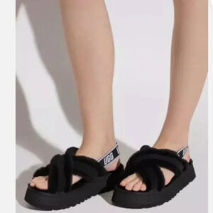 UGG Disco Cross Slide Sandal Shearling Fur Open Toe Shoes Black Women's Size 9